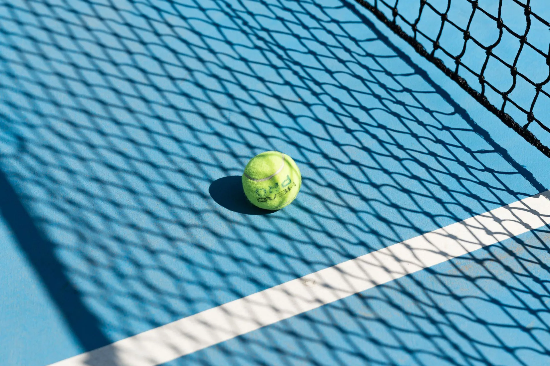 Couet de tennis avec balle
